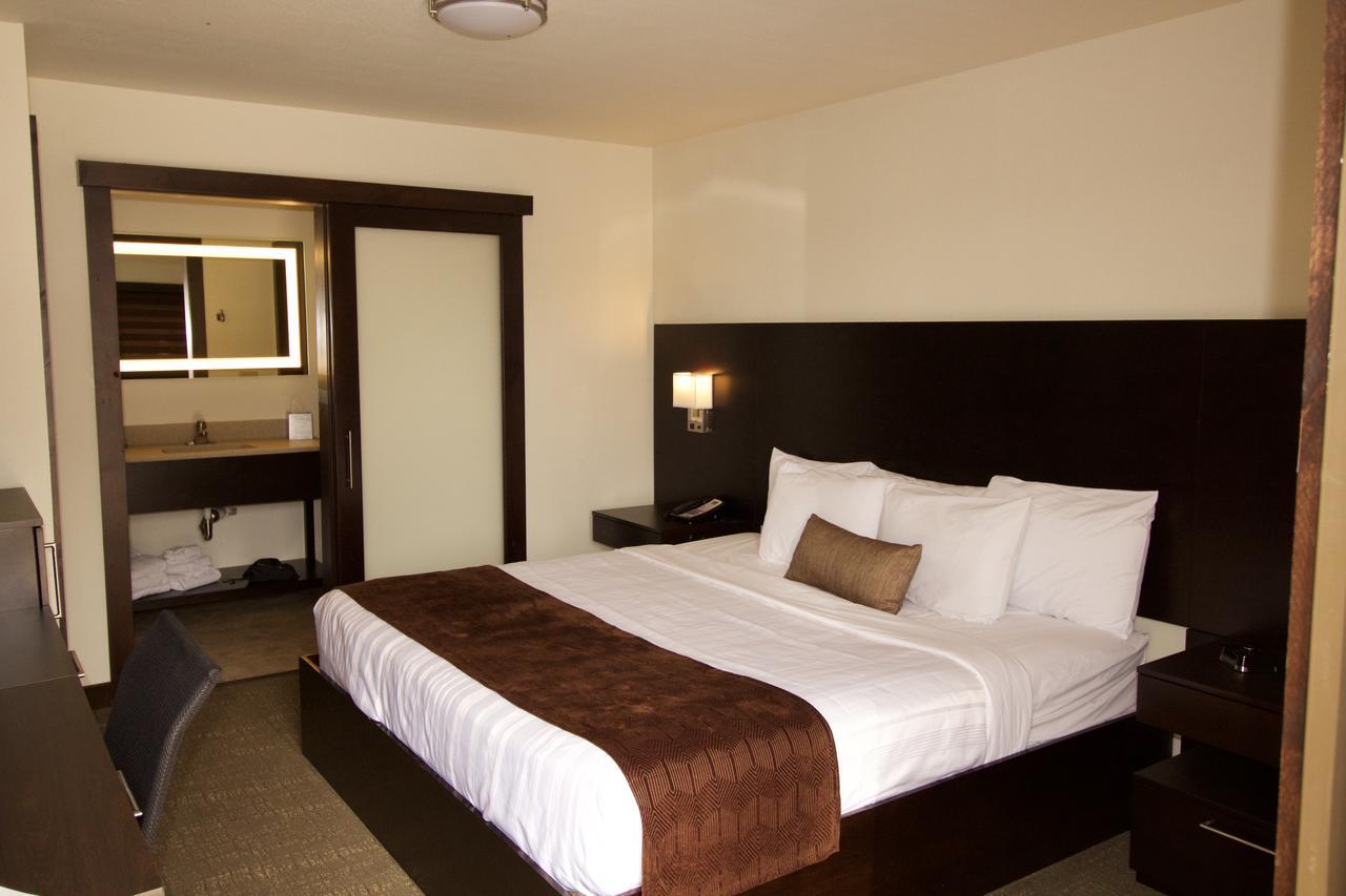 Boarders Inn & Suites By Cobblestone Hotels - Syracuse Exterior foto
